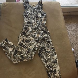 Little girls Black White One Piece Jumper Size 5/6